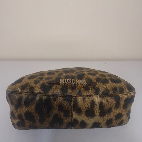 Moschino Vintage Red Wall 90's Leopard PrintSmall Zippered Bag - Picture 2 of 13